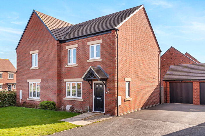 3 Bedroom Semi Detached House For Sale In Rose Way, Nottingham, Nottinghamshire, NG12