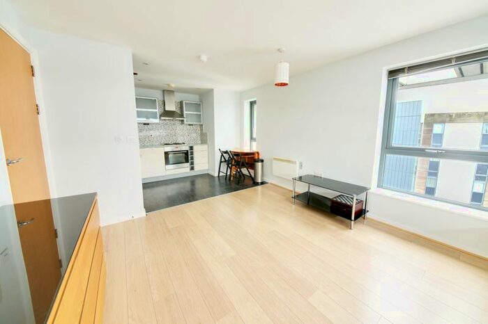 2 Bedroom Flat To Rent In The Decks, Runcorn, WA7