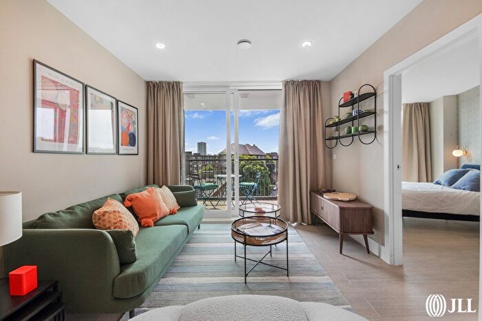 2 Bedroom Flat To Rent In Wyvil Road, London, SW8