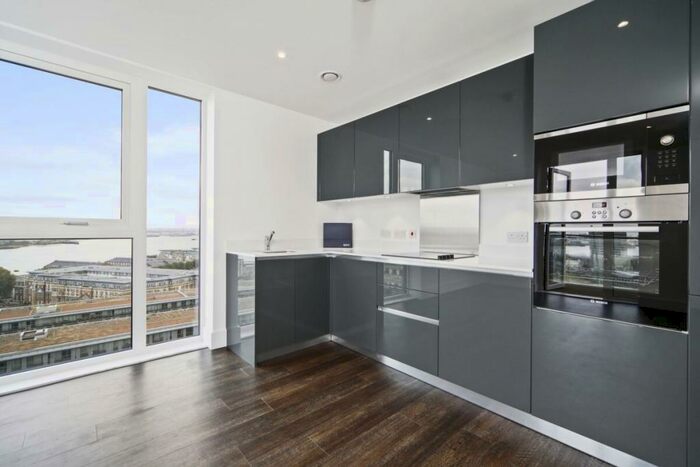 2 Bedroom Apartment To Rent In Plumstead Road London, SE18