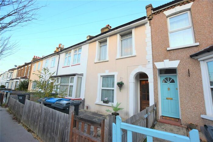 3 Bedroom Terraced House To Rent In Cobden Road, London, SE25