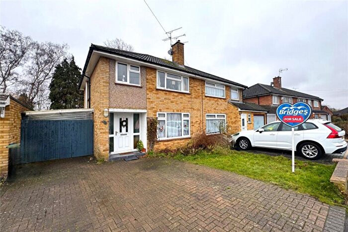 3 Bedroom Semi-Detached House For Sale In Blunden Road, Farnborough, Hampshire, GU14