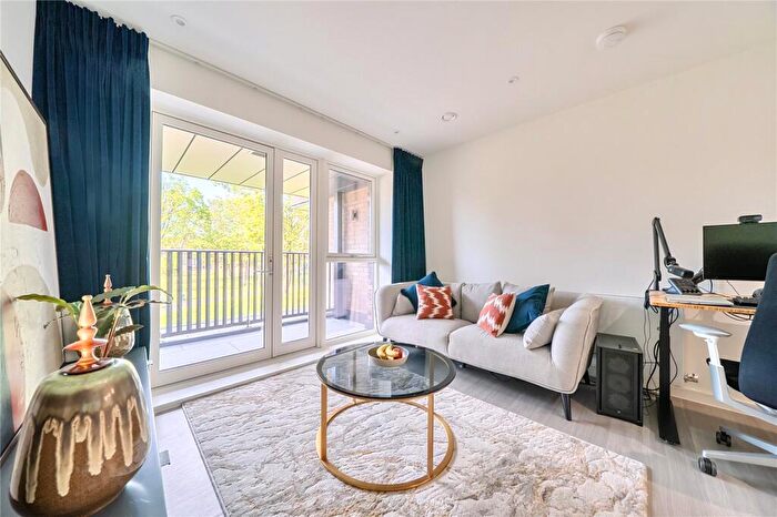 Studio For Sale In Alexis Street, London, SE16
