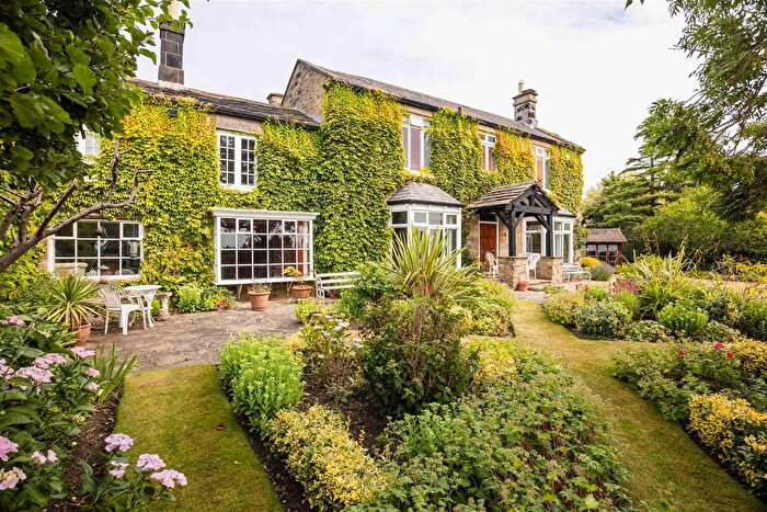 5 Bedroom Detached House For Sale In Brandon Lodge, Brandon Crescent, LS17