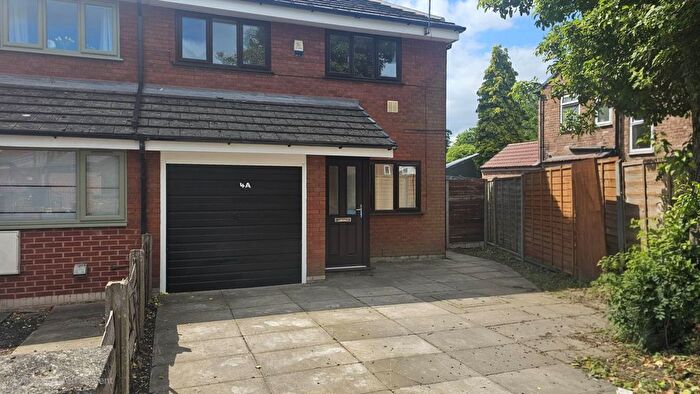 3 Bedroom Property To Rent In Brook Road, Fallowfield, M14