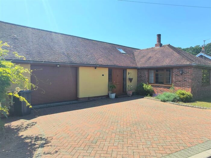 4 Bedroom House To Rent In Mooreland Drive, Great Barton, Bury St. Edmunds, IP31