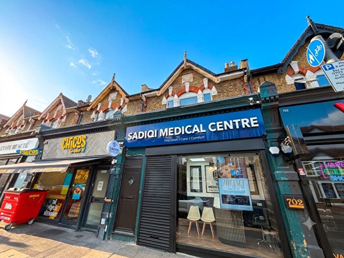3 Bedroom Flat To Rent In Lea Bridge Road, Leyton, Waltham Forest, E10