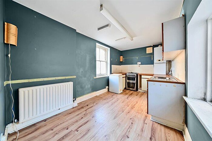 3 Bedroom End Of Terrace House For Sale In Alexandra Terrace, Dorchester, DT1