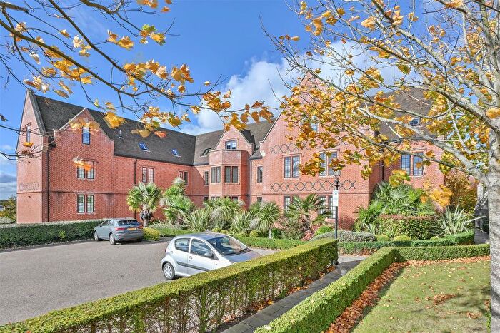 2 Bedroom Flat For Sale In The Galleries, Warley, Brentwood, CM14