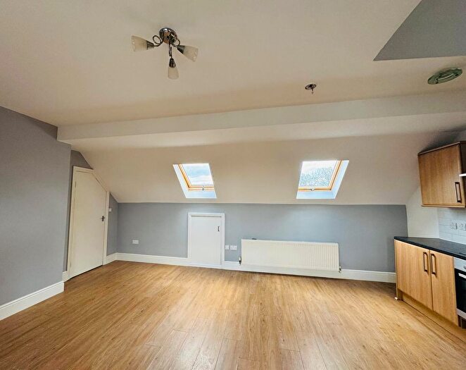 1 Bedroom Flat To Rent In Cranbrook Road, Ilford, IG2