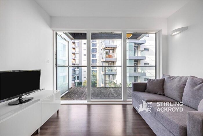 1 Bedroom Apartment To Rent In Dance Square, London, EC1V