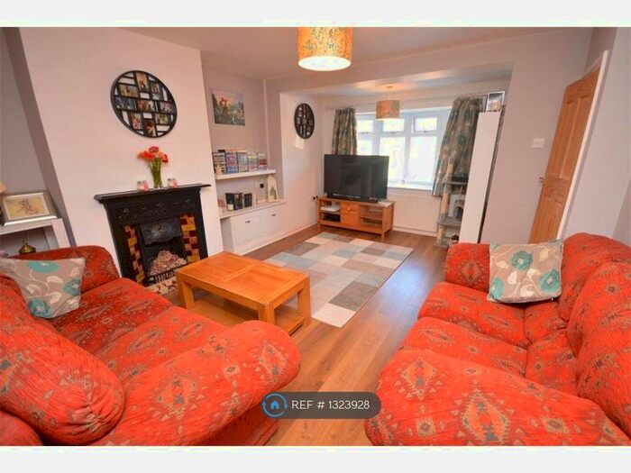 2 Bedroom Semi-Detached House To Rent In Milstead Road, Birmingham B26