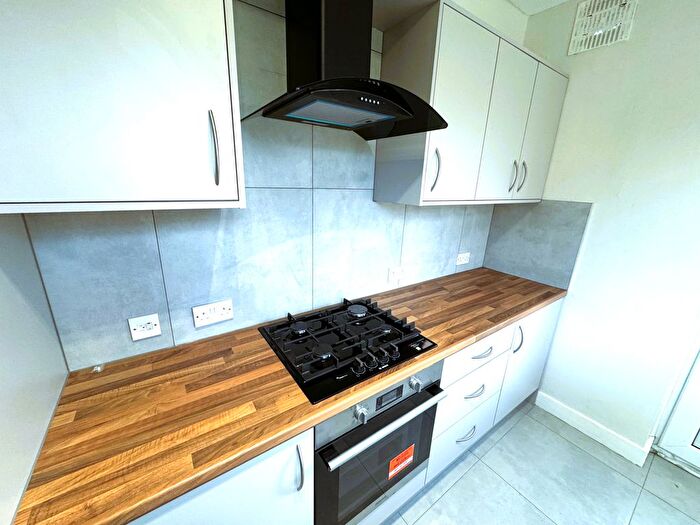 3 Bedroom Flat To Rent In Lechmere Avenue, Woodford Green, IG8