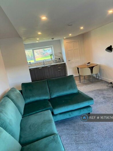 3 Bedroom Flat To Rent In Montgomery Avenue, Paisley, PA3