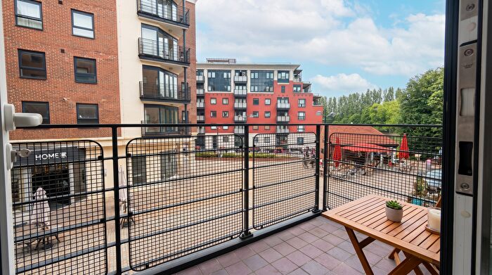 2 Bedroom Barn Conversion To Rent In Jerome Place, Kingston Upon Thames, KT1