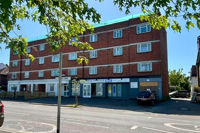 2 Bedroom Flat For Sale In Dollary Court, Kingston Road, Kingston Upon Thames, KT1