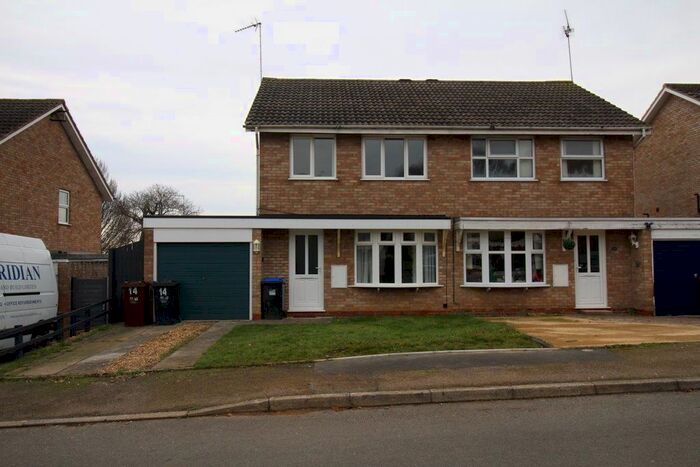 3 Bedroom Property To Rent In Cavalry Drive, Daventry NN11