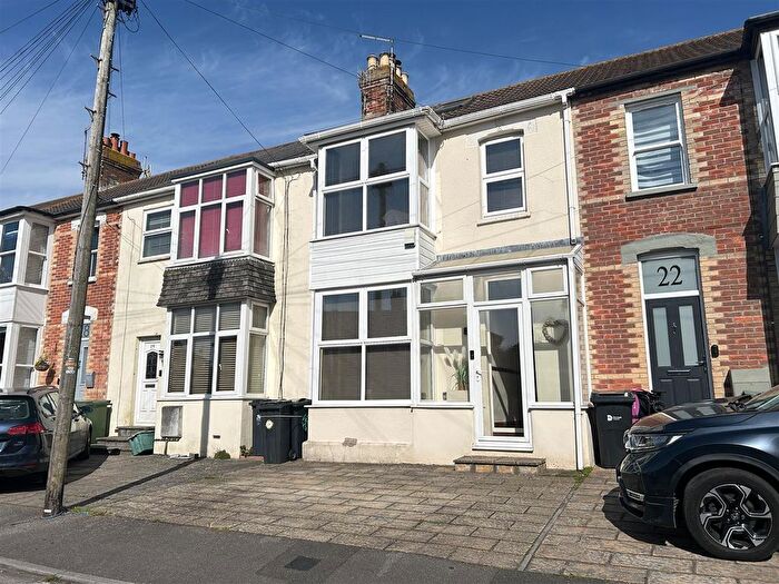 4 Bedroom Terraced House For Sale In Emmadale Road, Weymouth, DT4