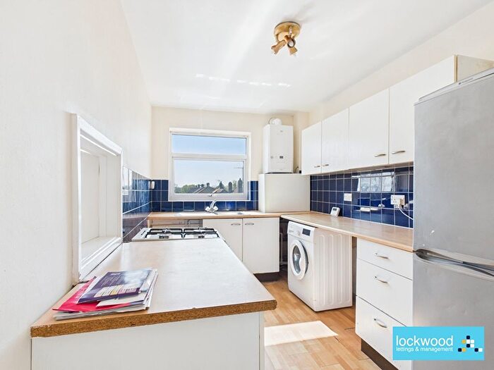 2 Bedroom Flat To Rent In Edward Way, Ashford, TW15