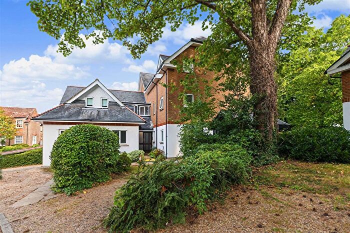 1 Bedroom Flat For Sale In Milton Road, Harpenden, AL5