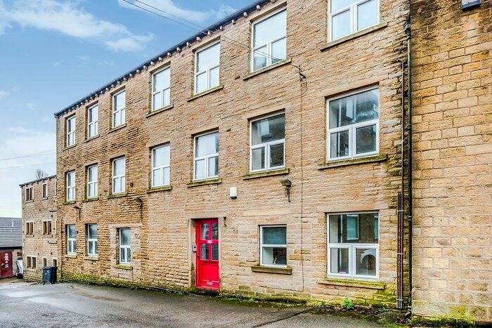 1 Bedroom Flat To Rent In Station Road, Skelmanthorpe, Huddersfield, HD8
