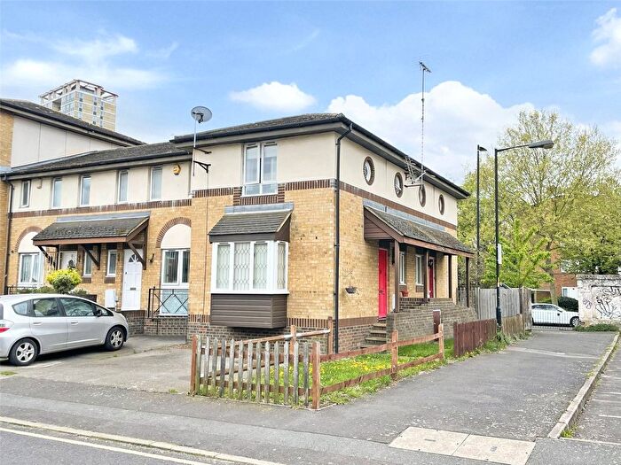 1 Bedroom Terraced House To Rent In Oxley Close, London, SE1