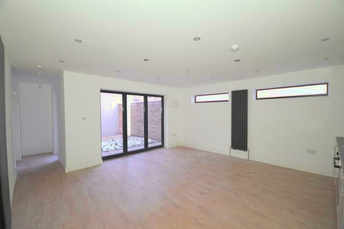 4 Bedroom Terraced House To Rent In Plashet Grove, East Ham, E6