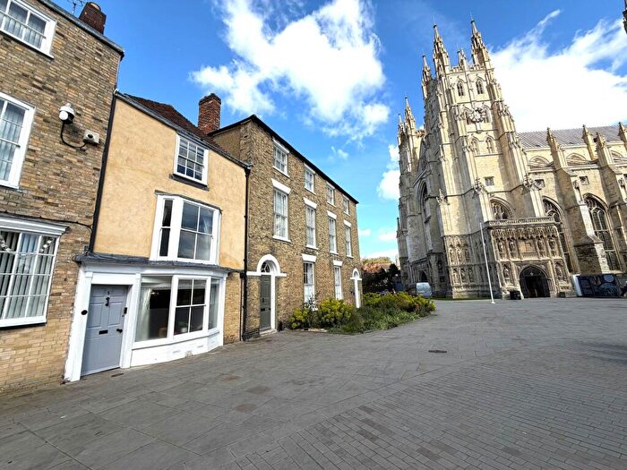 3 Bedroom Terraced House To Rent In The Precincts, Canterbury, CT1