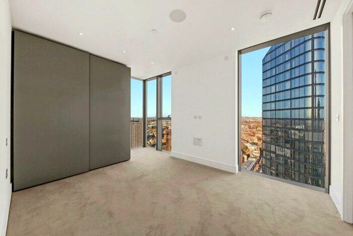 2 Bedroom Flat To Rent In Carrara Tower, London, EC1V