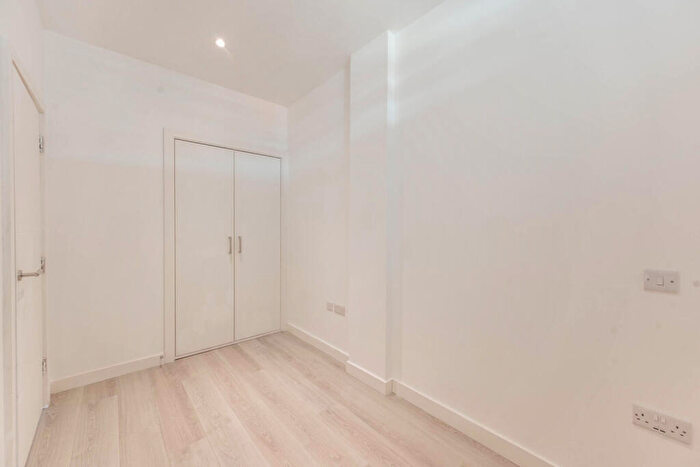 1 Bedroom Flat To Rent In Imperial Drive, , Rayners Lane, Harrow, HA2