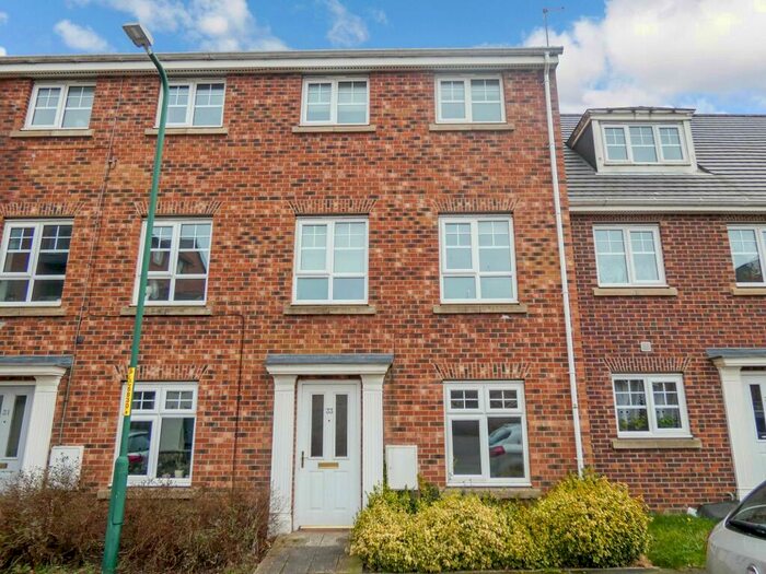 3 Bedroom Town House To Rent In North Street, Jarrow, Tyne And Wear, NE32