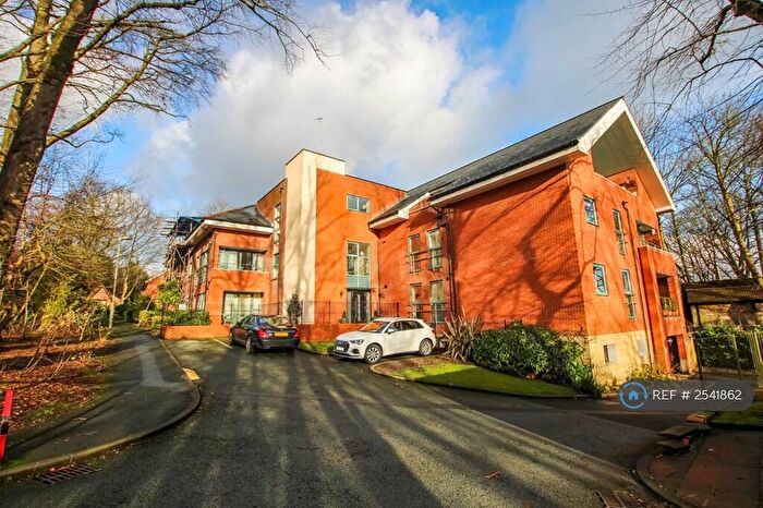 2 Bedroom Flat To Rent In Palmerstones Court, Bolton, BL1