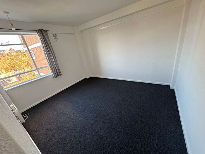2 Bedroom Flat To Rent In Christchurch Road, London, SW2