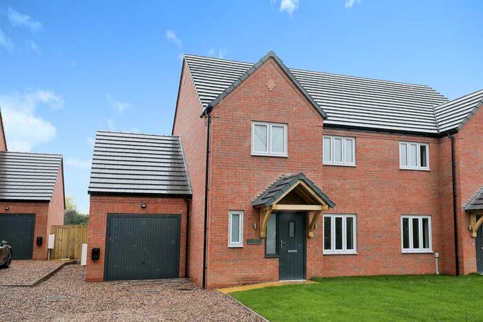 4 Bedroom Semi-Detached House For Sale In Sawbridge Road, Grandborough, Rugby, CV23