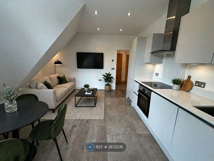 1 Bedroom Flat To Rent In Parkgate House, Camberley, GU15