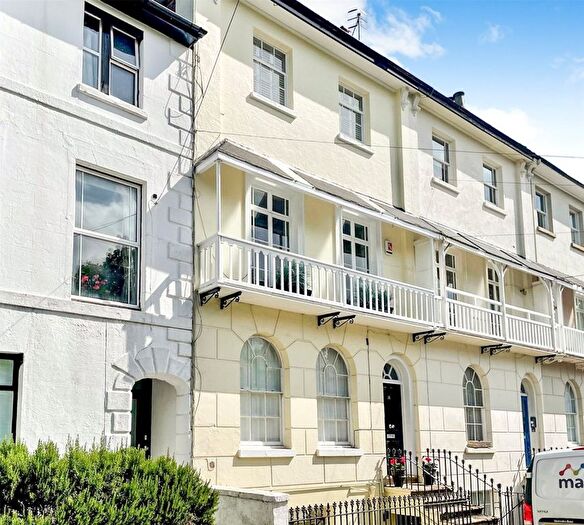 2 Bedroom Flat To Rent In Tunbridge Wells, Kent, TN1