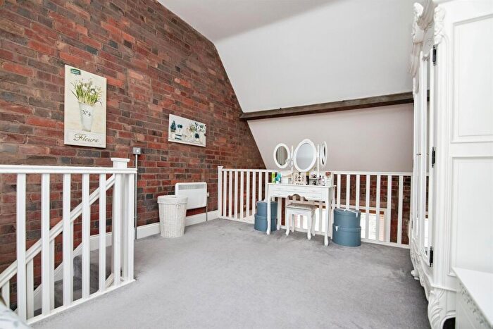 1 Bedroom Flat For Sale In Crocketts Lane, Smethwick, B66