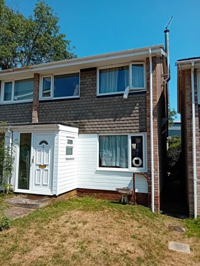 3 Bedroom Semi-detached House For Sale In Blagrove Drive, Wokingham, RG41