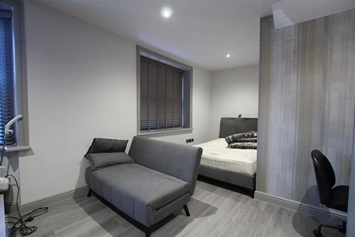 1 Bedroom Flat To Rent In Tankerville Place, Jesmond, Newcastle Upon Tyne, NE2