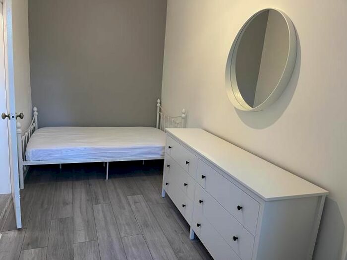 1 Bedroom Flat To Rent In Springwell Place, Edinburgh, EH11