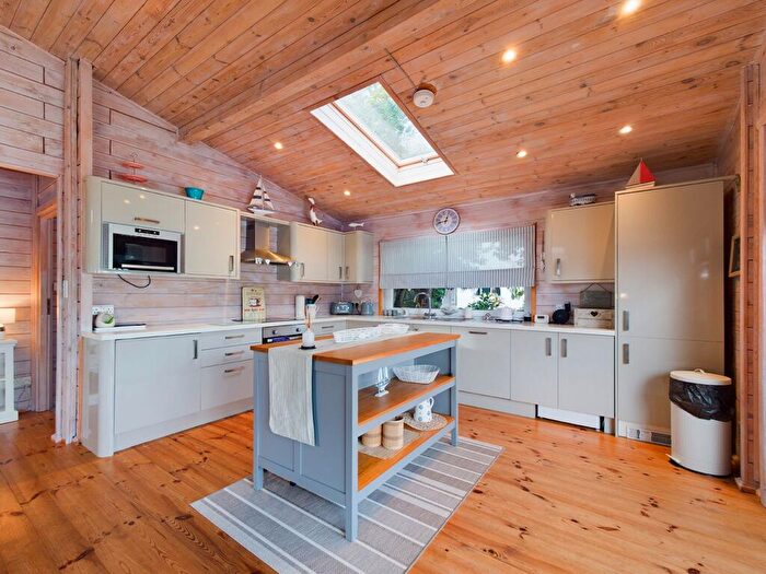 2 Bedroom Bungalow To Rent In The Annexe, Pool Building, The Groves, Rake Lane, Chorlton-by-backford, CH2