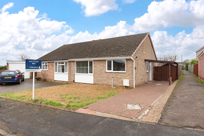 2 Bedroom Semi-Detached Bungalow For Sale In Tennyson Avenue, St. Ives, PE27