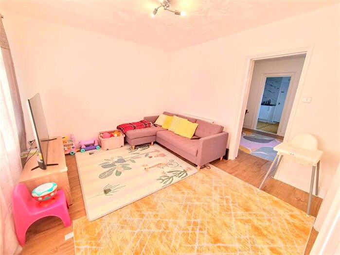 3 Bedroom House To Rent In Abbey Road, Stratford, E15