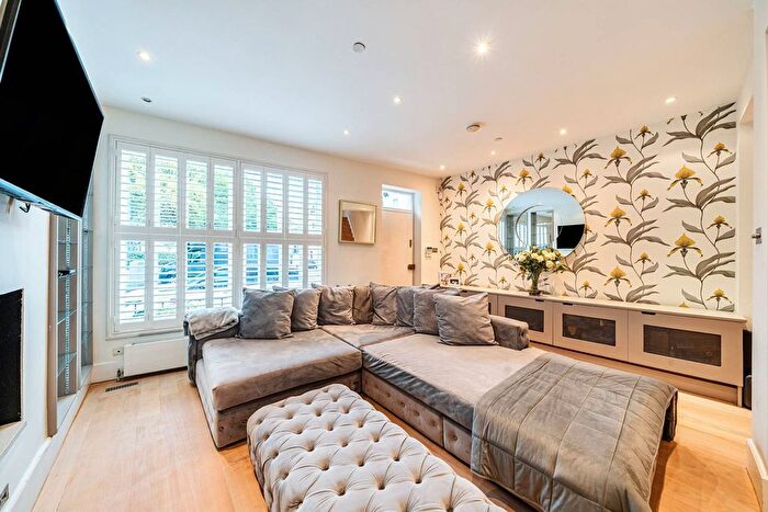 4 Bedroom Property For Sale In Westmoreland Terrace, Pimlico, London, SW1V