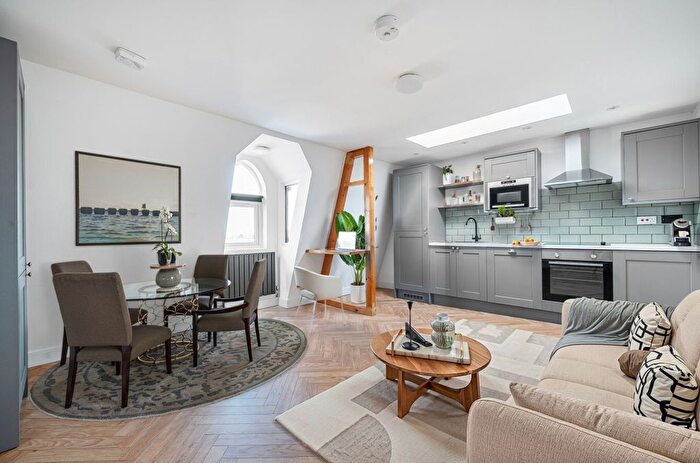 1 Bedroom Flat For Sale In Wightman Road, London, N4