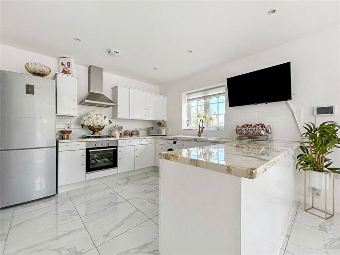 4 Bedroom Detached House For Sale In Quilters Yard, Rainham, Gillingham, Kent, ME8