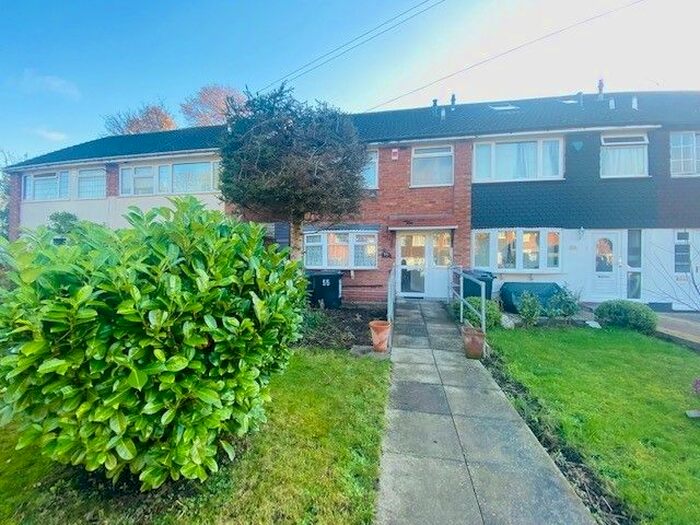 3 Bedroom End Of Terrace House To Rent In Larchmere Drive, Hall Green, Birmingham B28