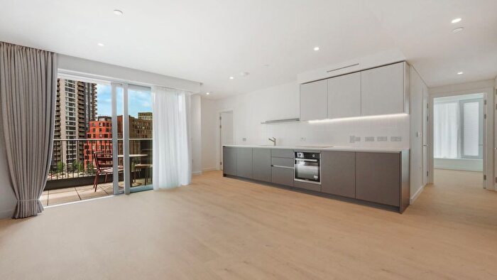 2 Bedroom Flat To Rent In Tower, Elephant Amp; Castle, London, SE1