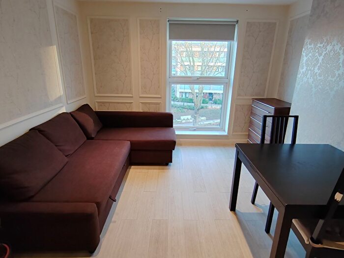 2 Bedroom Flat To Rent In Malvern Road, Maida Hill, London, NW6