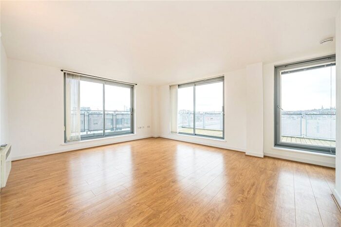 2 Bedroom Flat To Rent In Alaska Building, Deals Gateway, Deptford, London, SE13